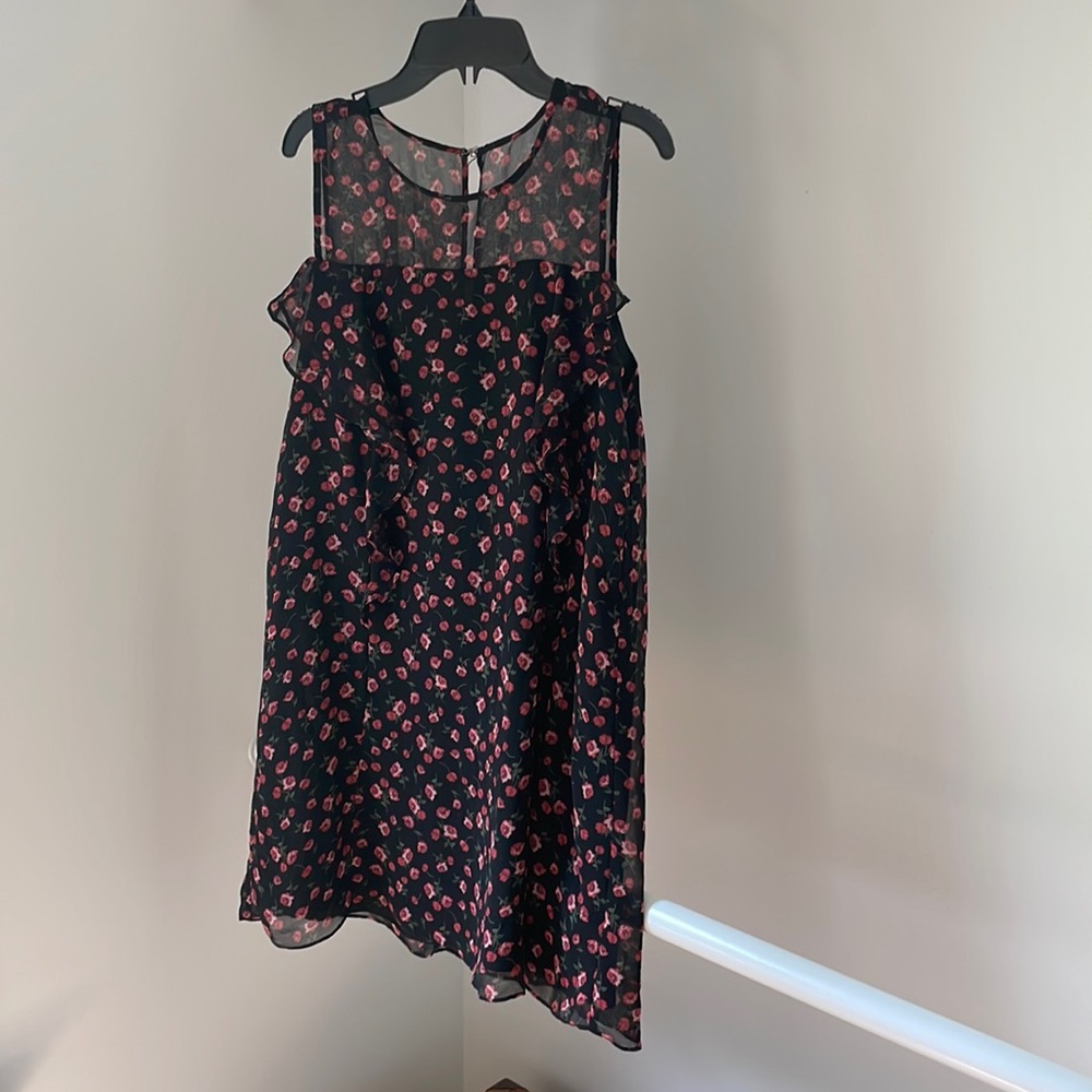 BCBGENERATION Size Small Black & Red Floral Flowy Chiffon Sleeveless Dress